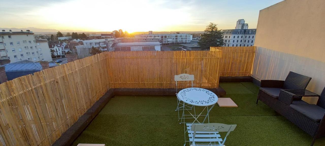 Le Belvedere Dernier Etage Avec Terrasse Wifi Fibre Lejlighed Tarbes Eksteriør billede